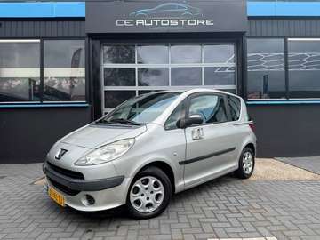 1.4 Urban Automaat Cruise LM Velgen Nieuwe DB Riem