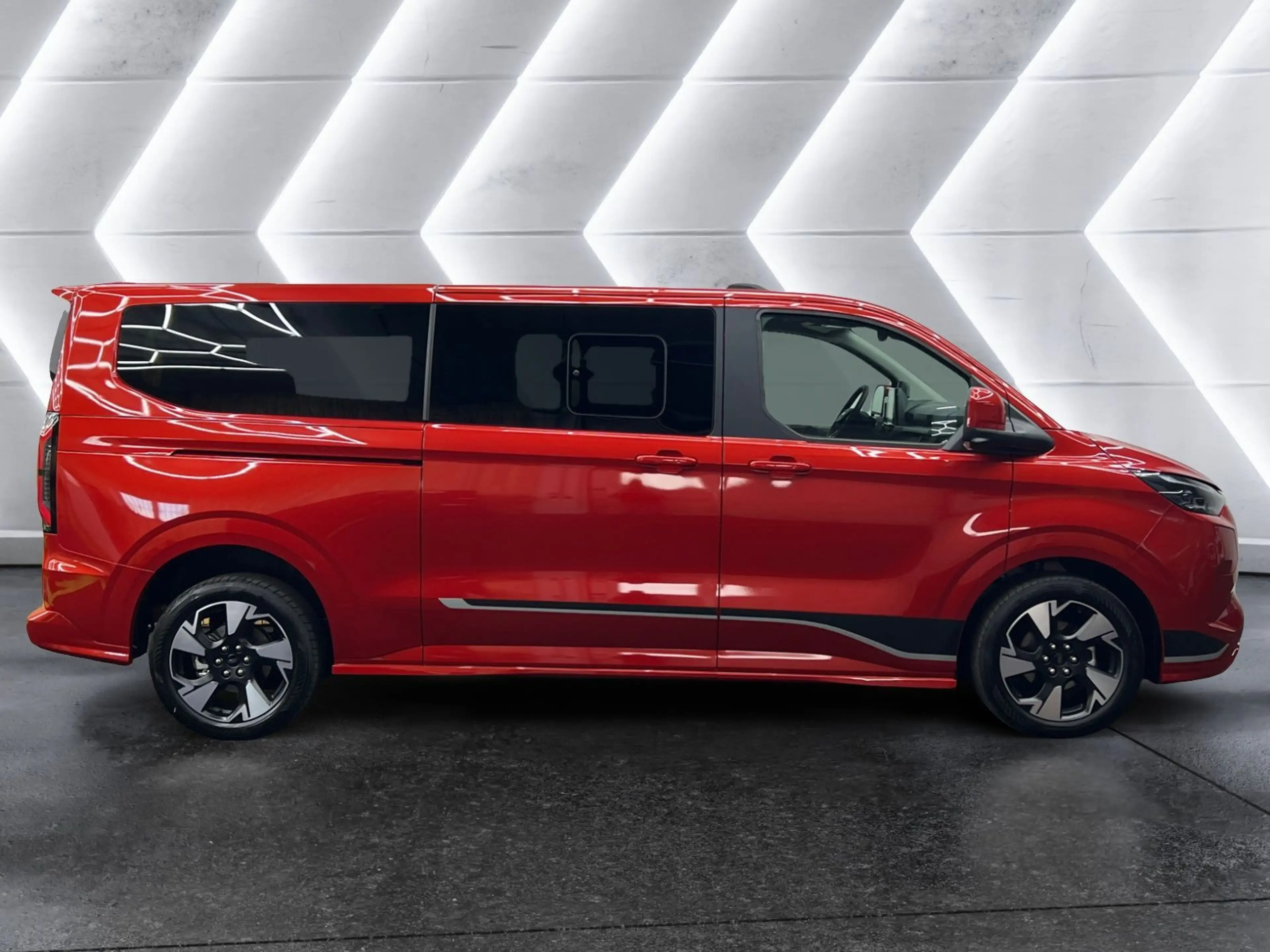 Ford Tourneo Custom L2 Sport | PHEV | Bus 8-Sitze | auf Lager — photo 6