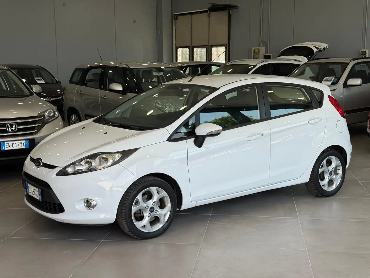 Ford Fiesta 1.4 TDCi 70CV 5 porte Titanium Bianco - 1