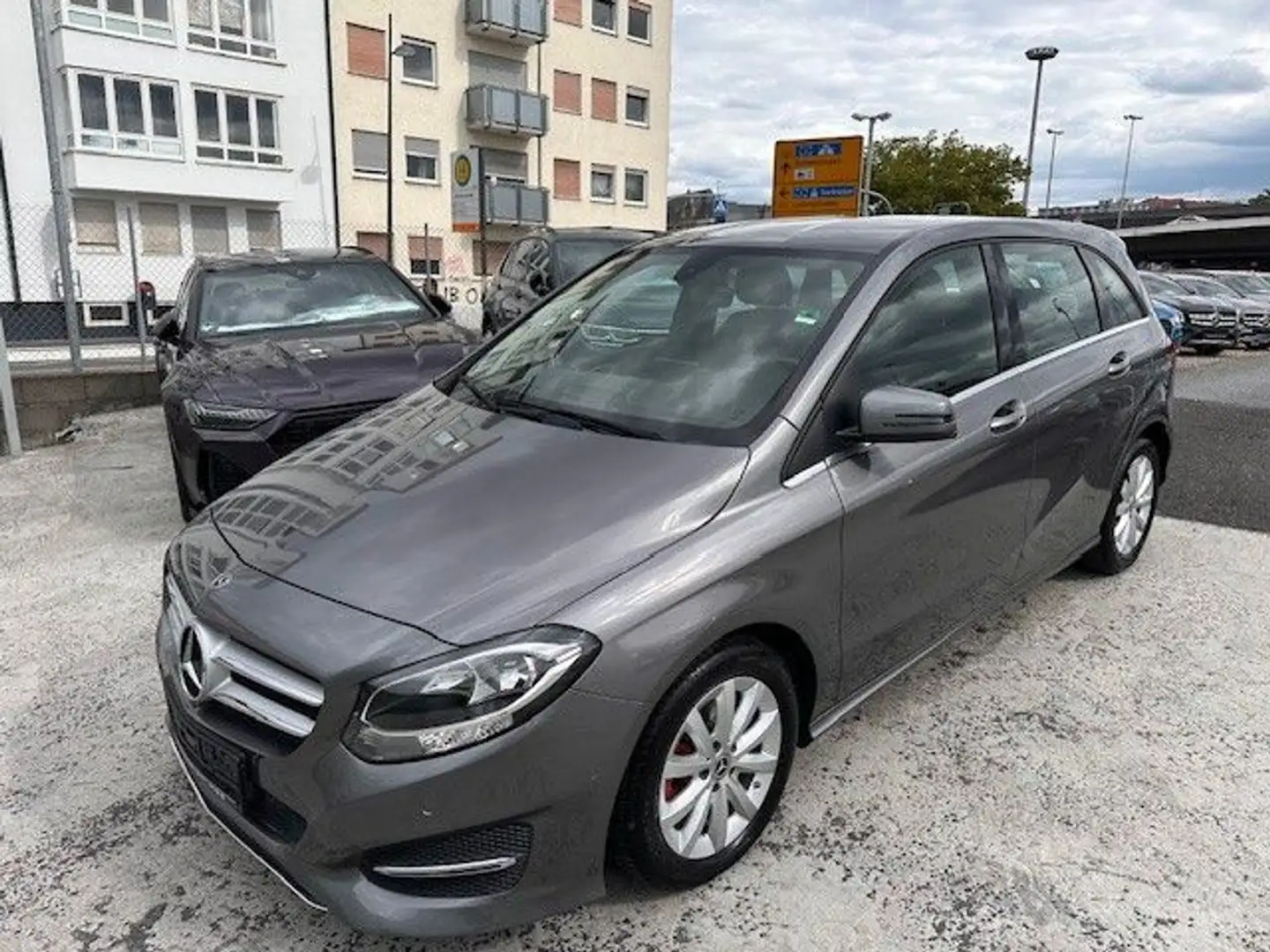 Mercedes-Benz B 180 B -Klasse B 180 Tempomat*Navi*Kamera Grau - 1