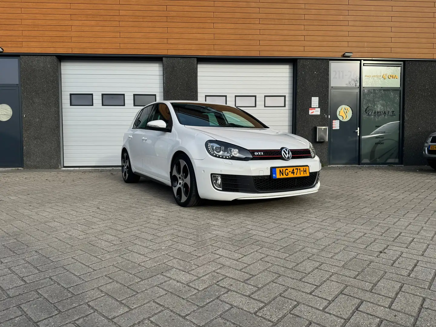 Volkswagen Golf GTI 2.0 // NETTE AUTO // Белый - 2