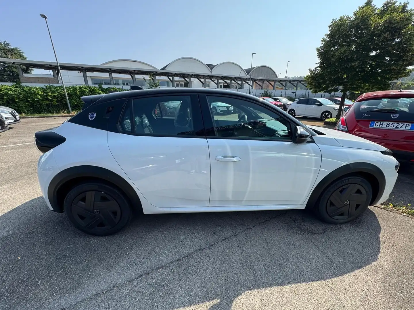 Lancia Ypsilon Nuova Ibrida 1.2 100cv Ibrida Weiß - 2