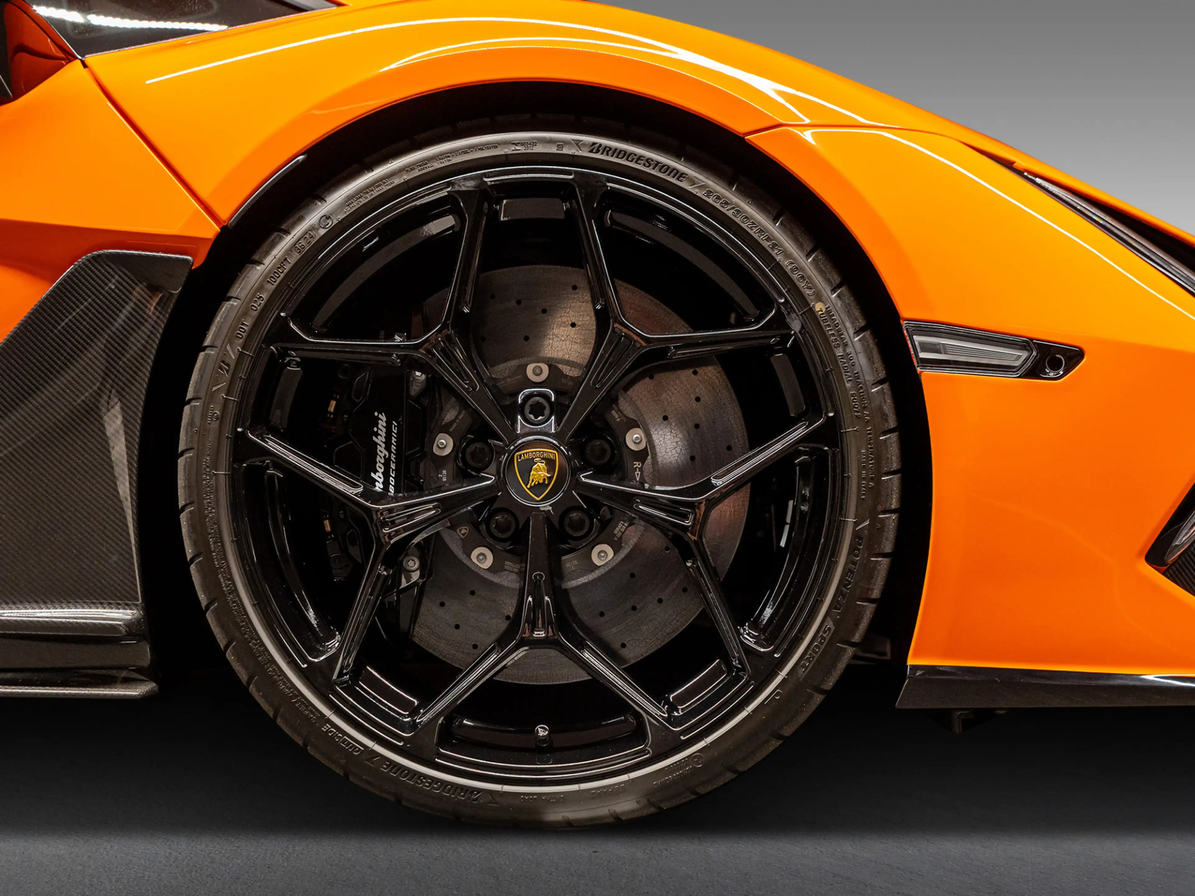 Lamborghini Revuelto | Carbon Interior | Sonus Faber | Passenger Displa — photo 9