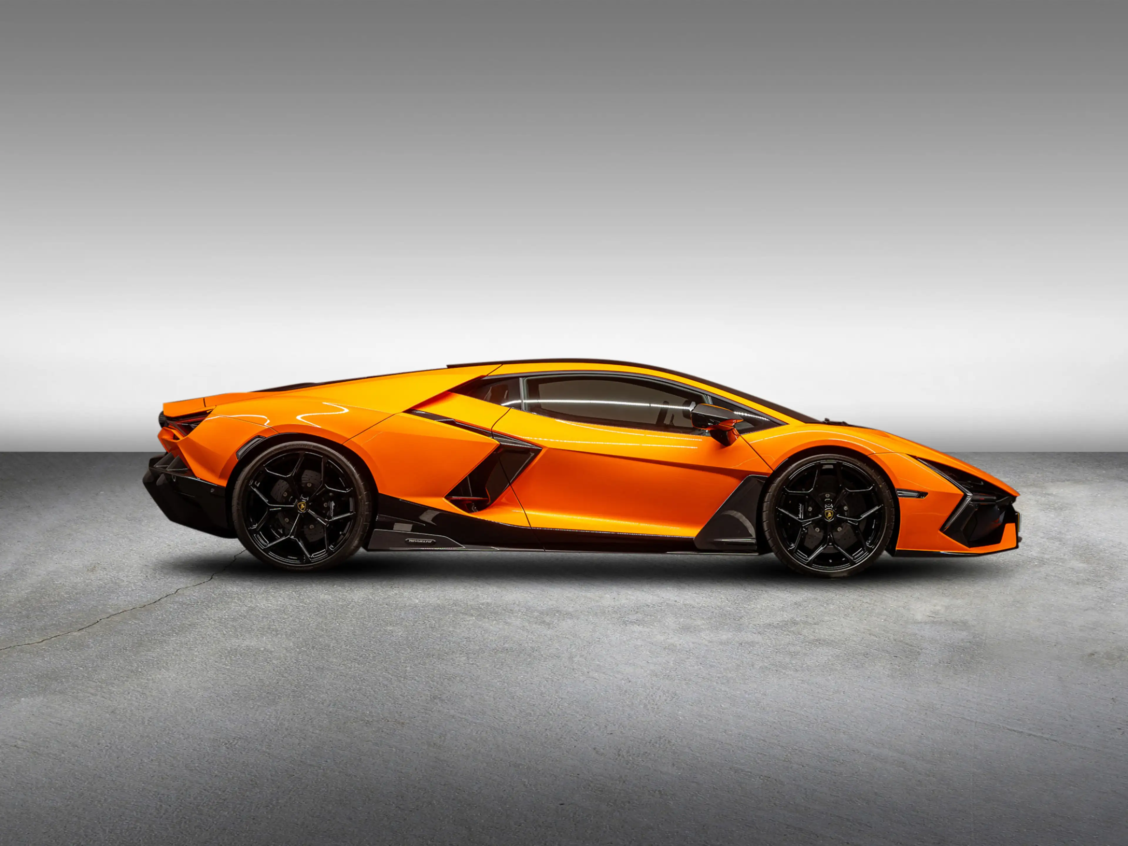Lamborghini Revuelto | Carbon Interior | Sonus Faber | Passenger Displa — photo 2
