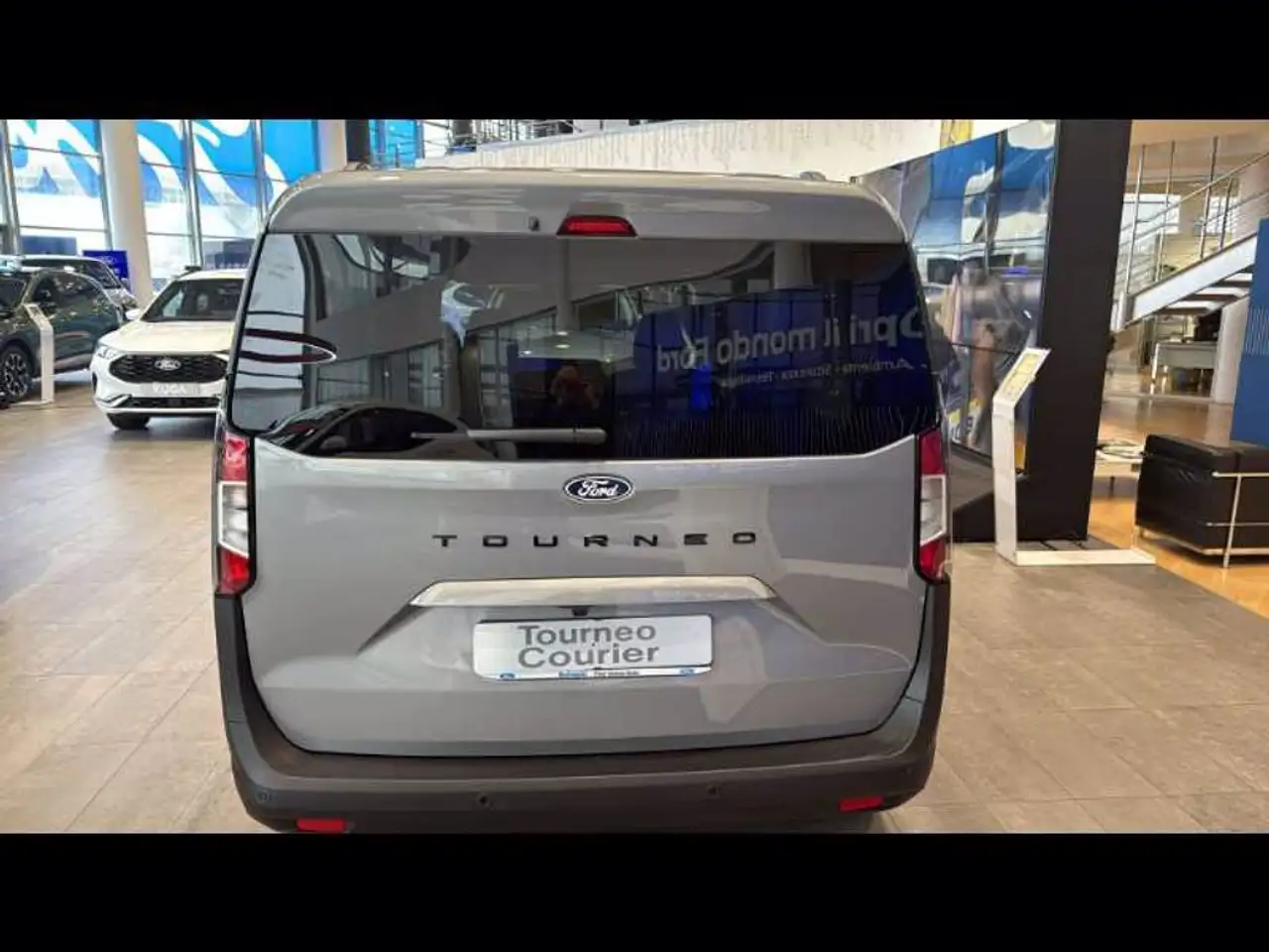 Ford Tourneo Courier 2026 — фото 8