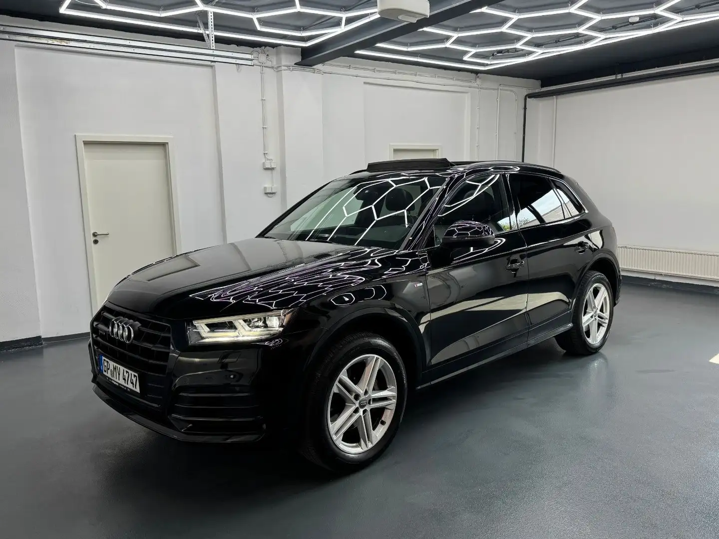 Audi Q5 40 TDI quattro sport *S-line*PANORAMA*AHK* Schwarz - 1