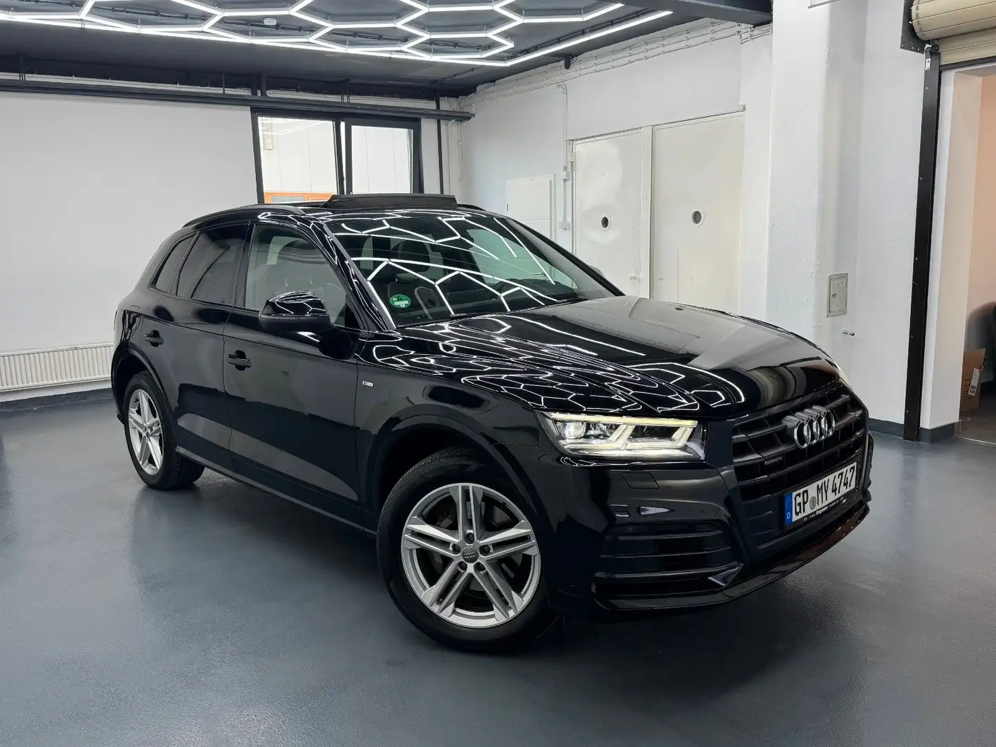 Audi Q5 40 TDI quattro sport *S-line*PANORAMA*AHK* Schwarz - 2