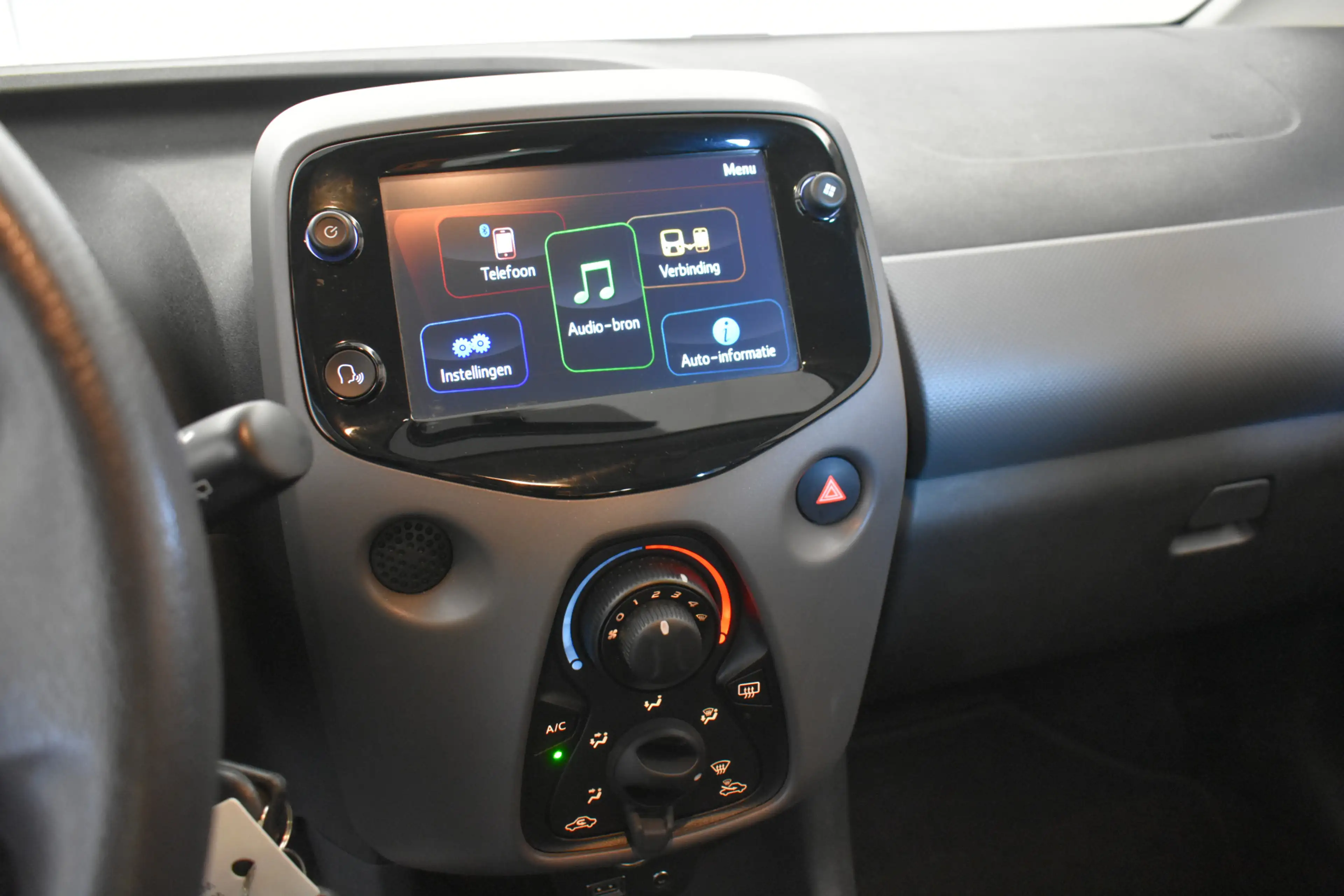 Peugeot 108 1.0 e-VTi Active Camera AppleCarplay — photo 4