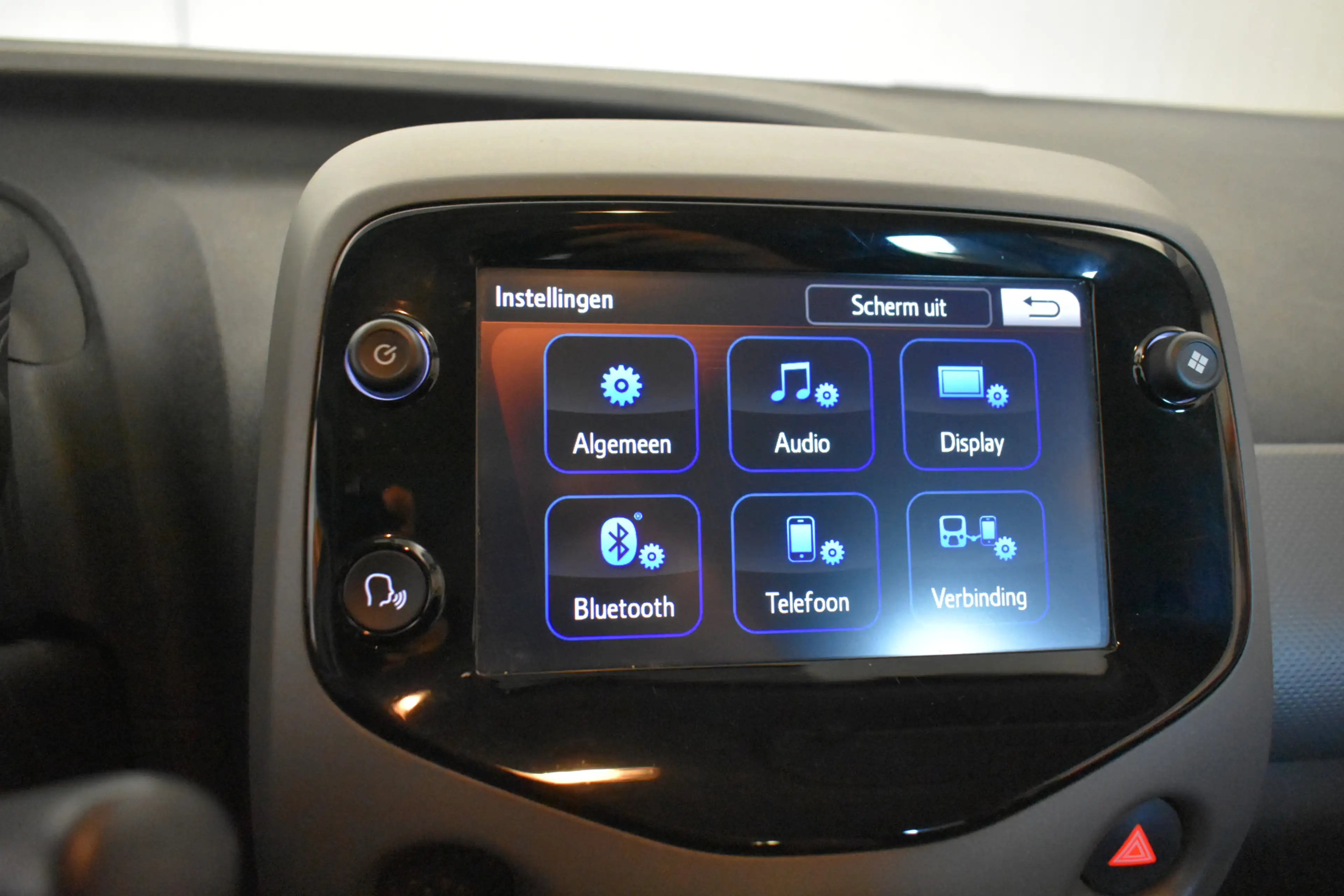 Peugeot 108 1.0 e-VTi Active Camera AppleCarplay — photo 5