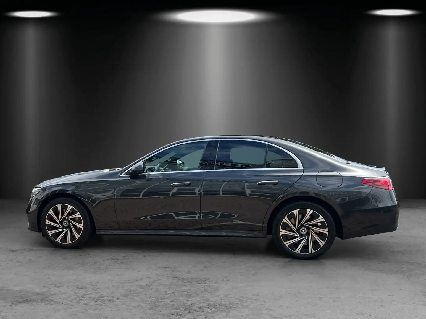 Mercedes-Benz E 300 E300e Avantg Advanced+ DISTRO Sitzklima AHK Memo Grau - 2