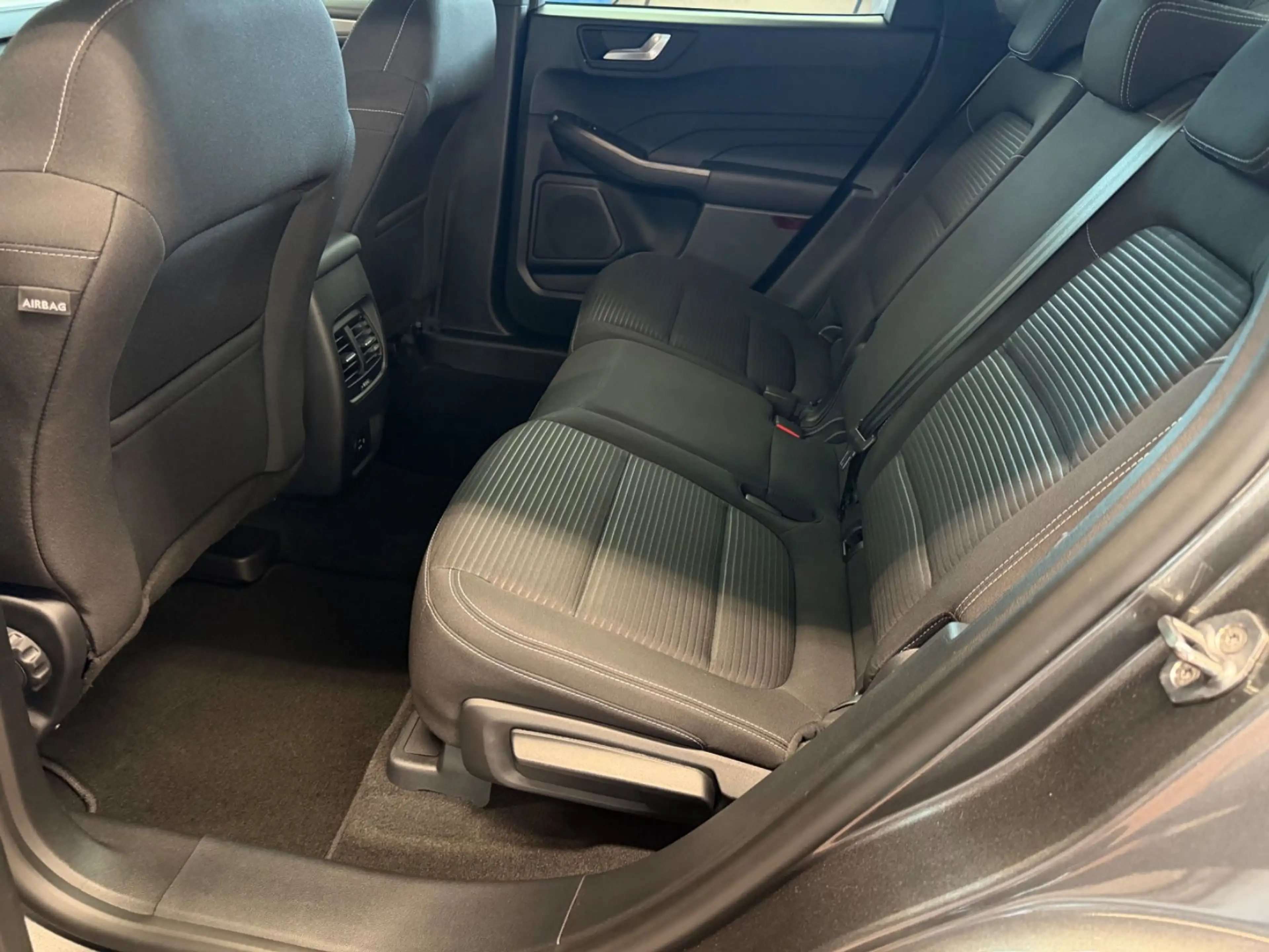 Ford Kuga PHev Titanium 2,5 165kW / el AHK /mit 2,99% — photo 9
