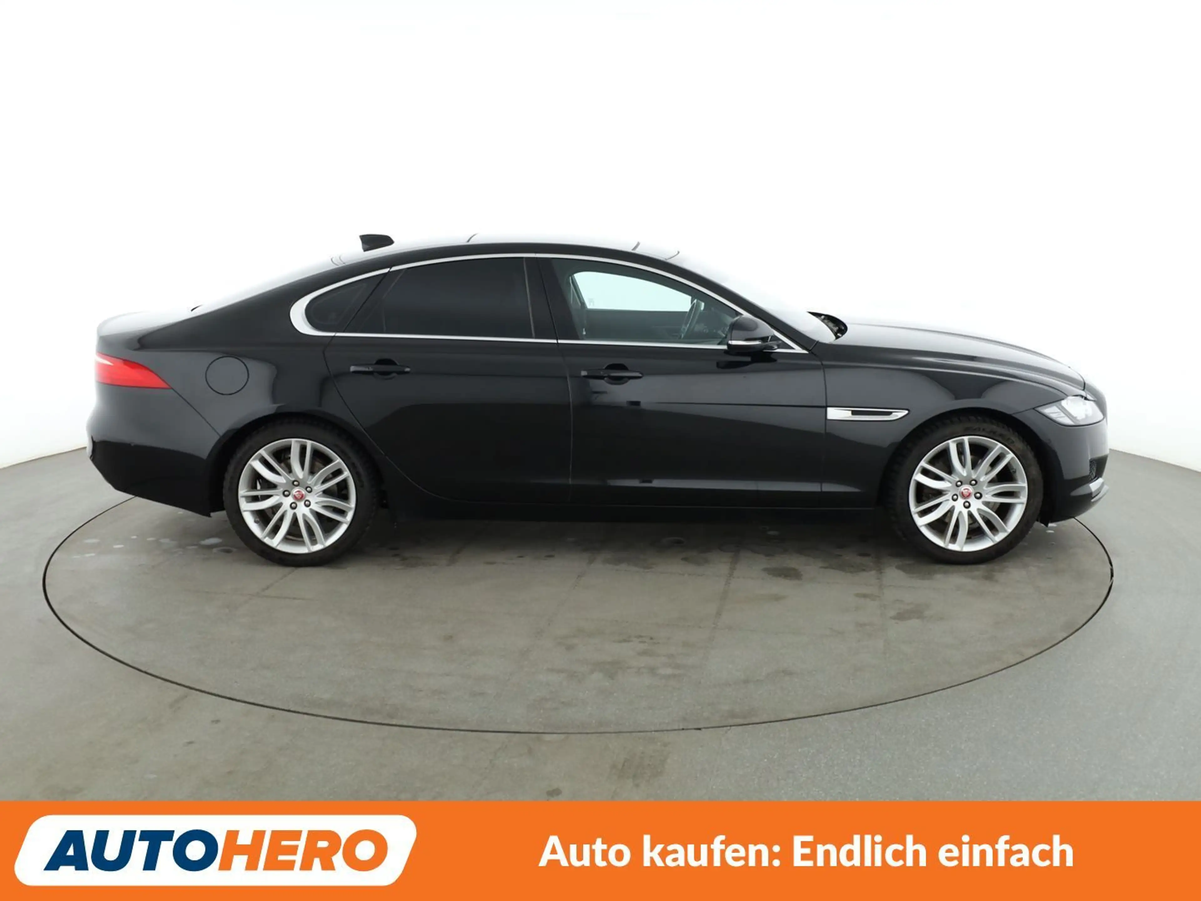 Jaguar XF 20d Prestige Aut.*NAVI*CAM*PDC*SHZ*XENON*ACC* — photo 7
