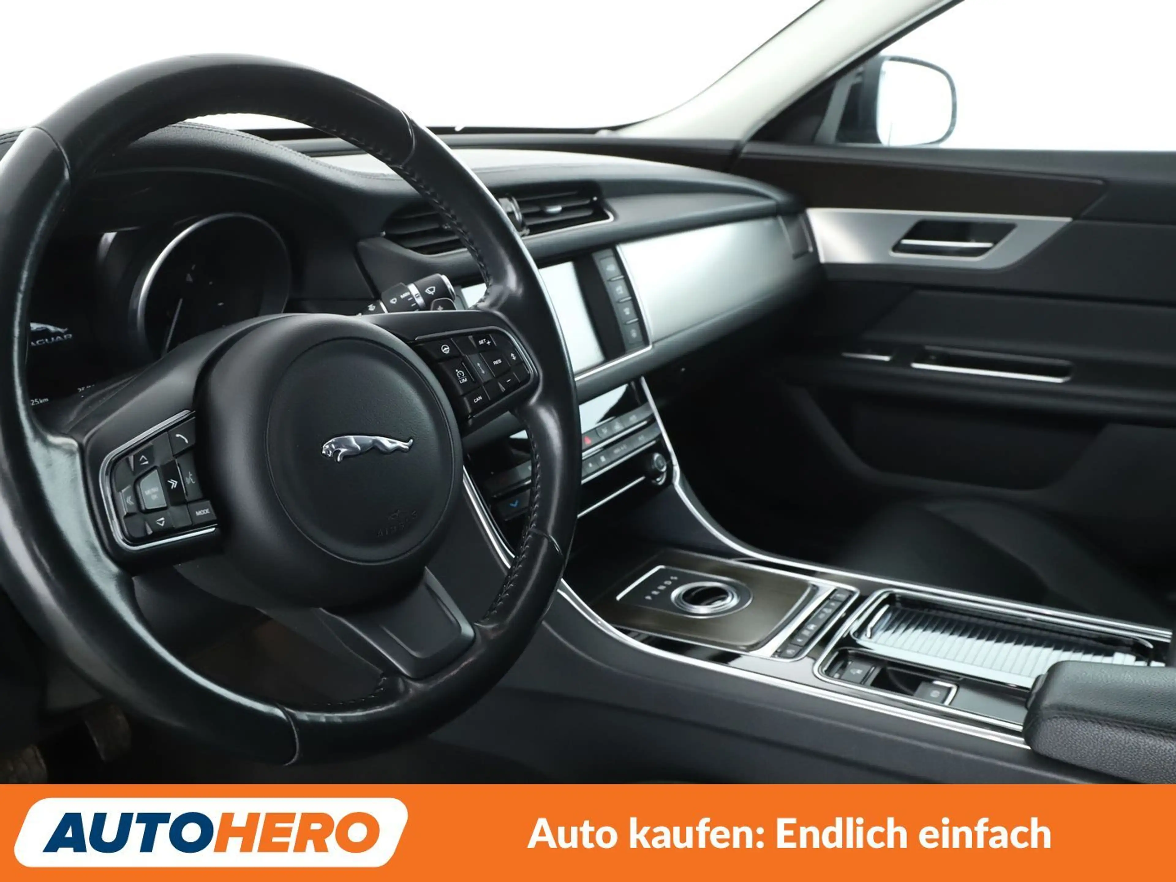 Jaguar XF 20d Prestige Aut.*NAVI*CAM*PDC*SHZ*XENON*ACC* — photo 11