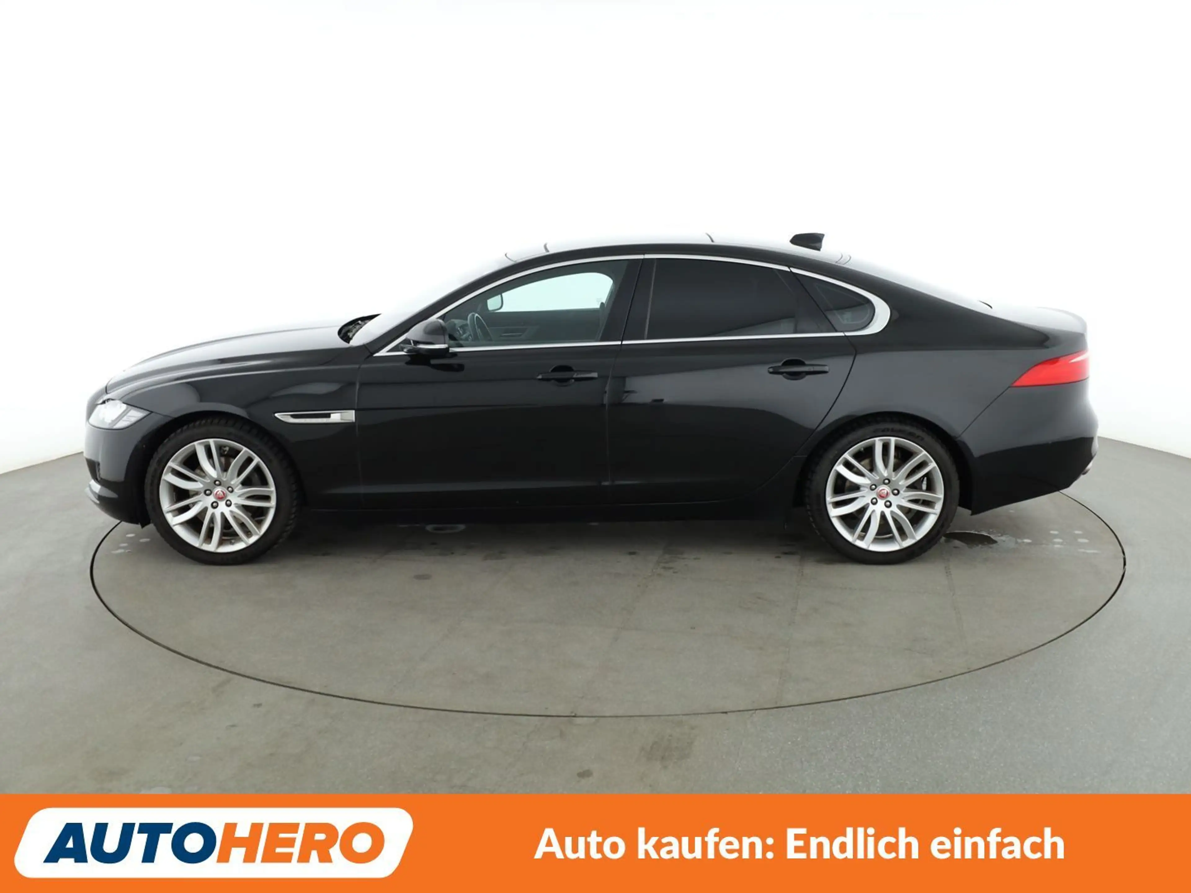 Jaguar XF 20d Prestige Aut.*NAVI*CAM*PDC*SHZ*XENON*ACC* — photo 3