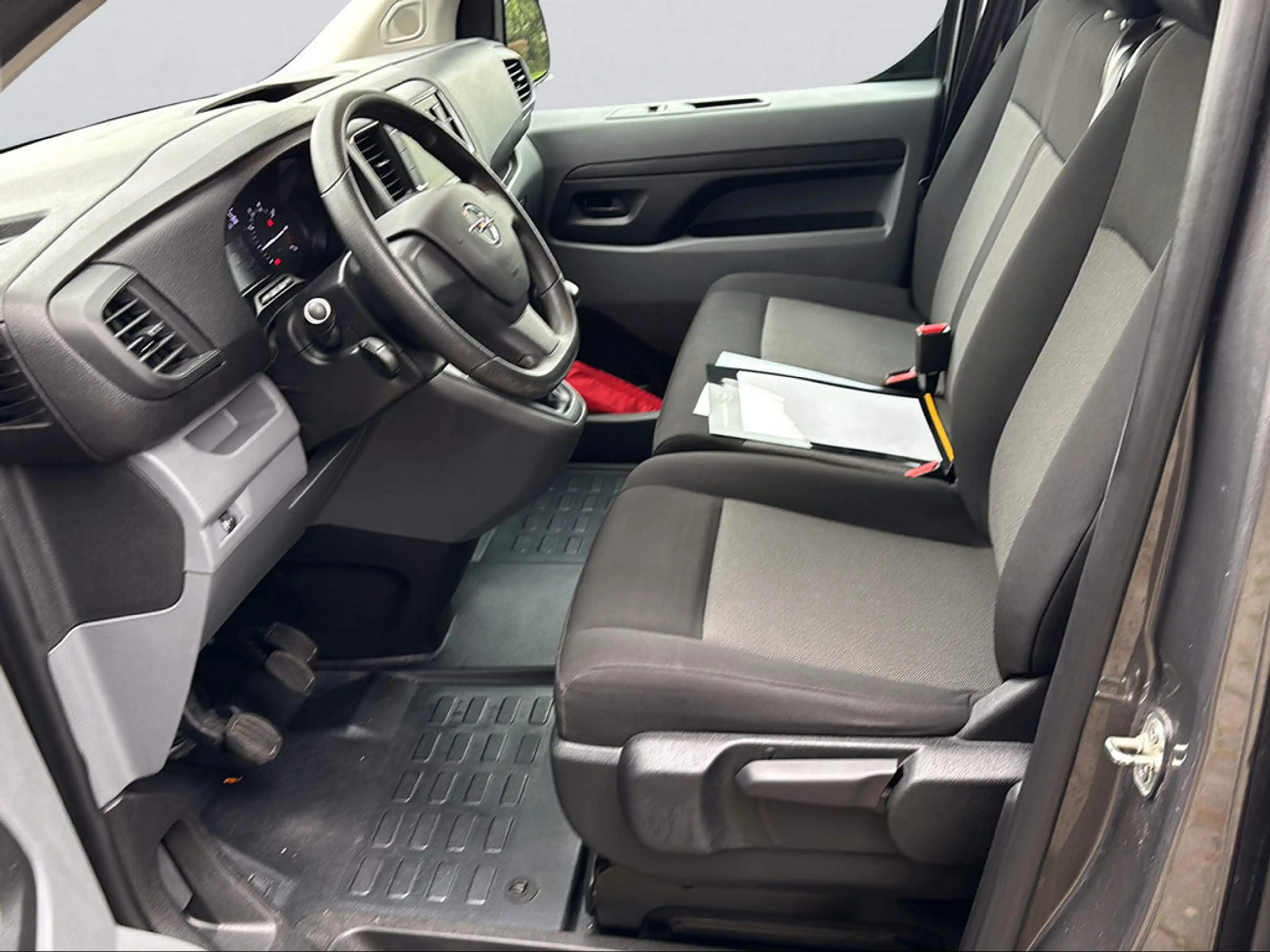 Opel Vivaro Kombi 2.0 L3 KLIMA PDC NAVI AHK — photo 4
