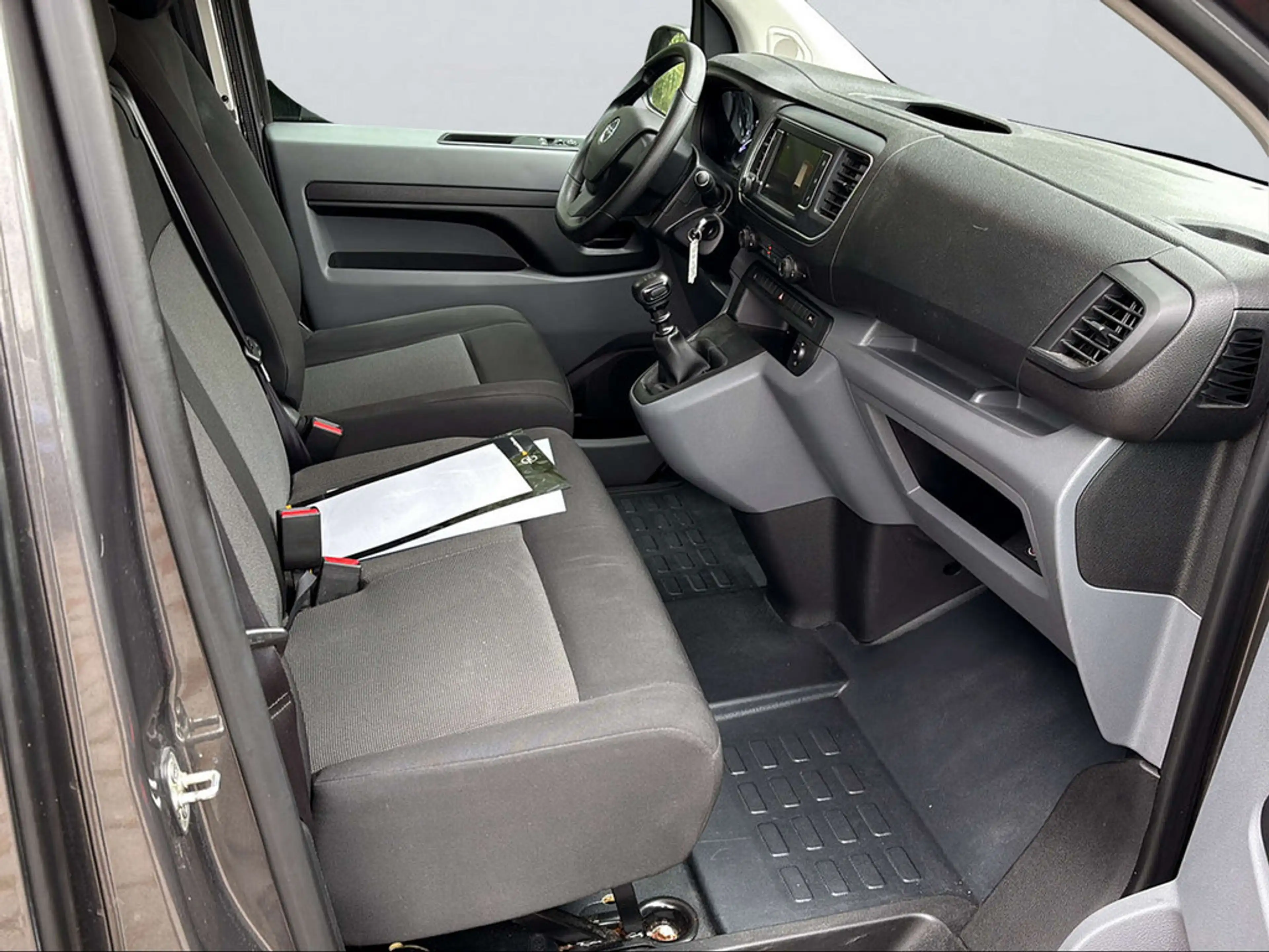 Opel Vivaro Kombi 2.0 L3 KLIMA PDC NAVI AHK — photo 8