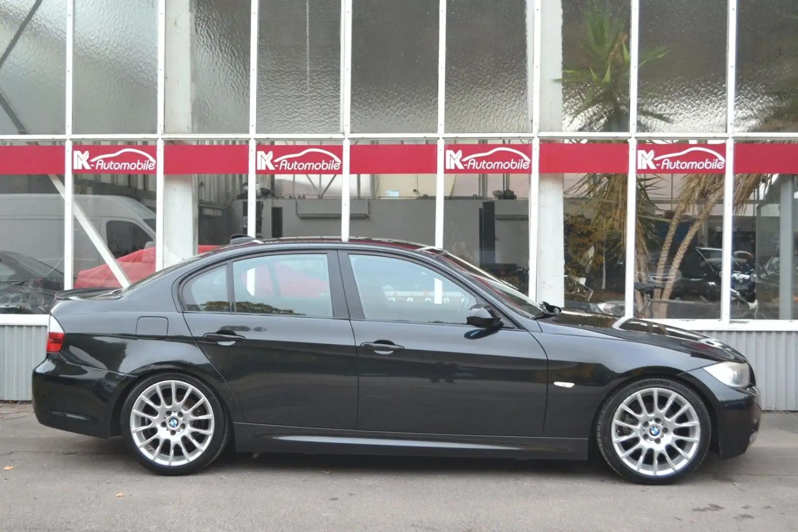 BMW 320 si M-Sportpaket/gepflegt! Schwarz - 2