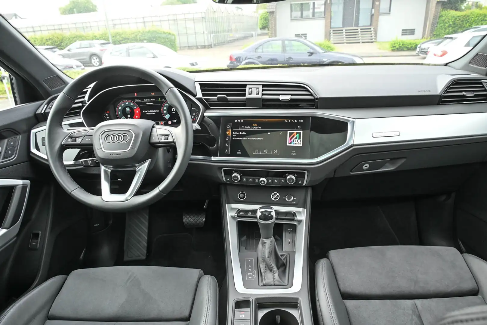 Audi Q3 Sportback 40 TFSI qu. S line Navi VC Pano AHK Blau - 2