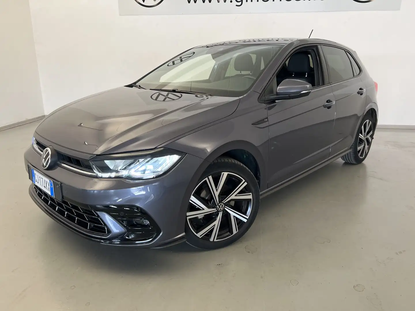 Volkswagen Polo 1.0 TSI 110 CV DSG R-Line Grigio - 2