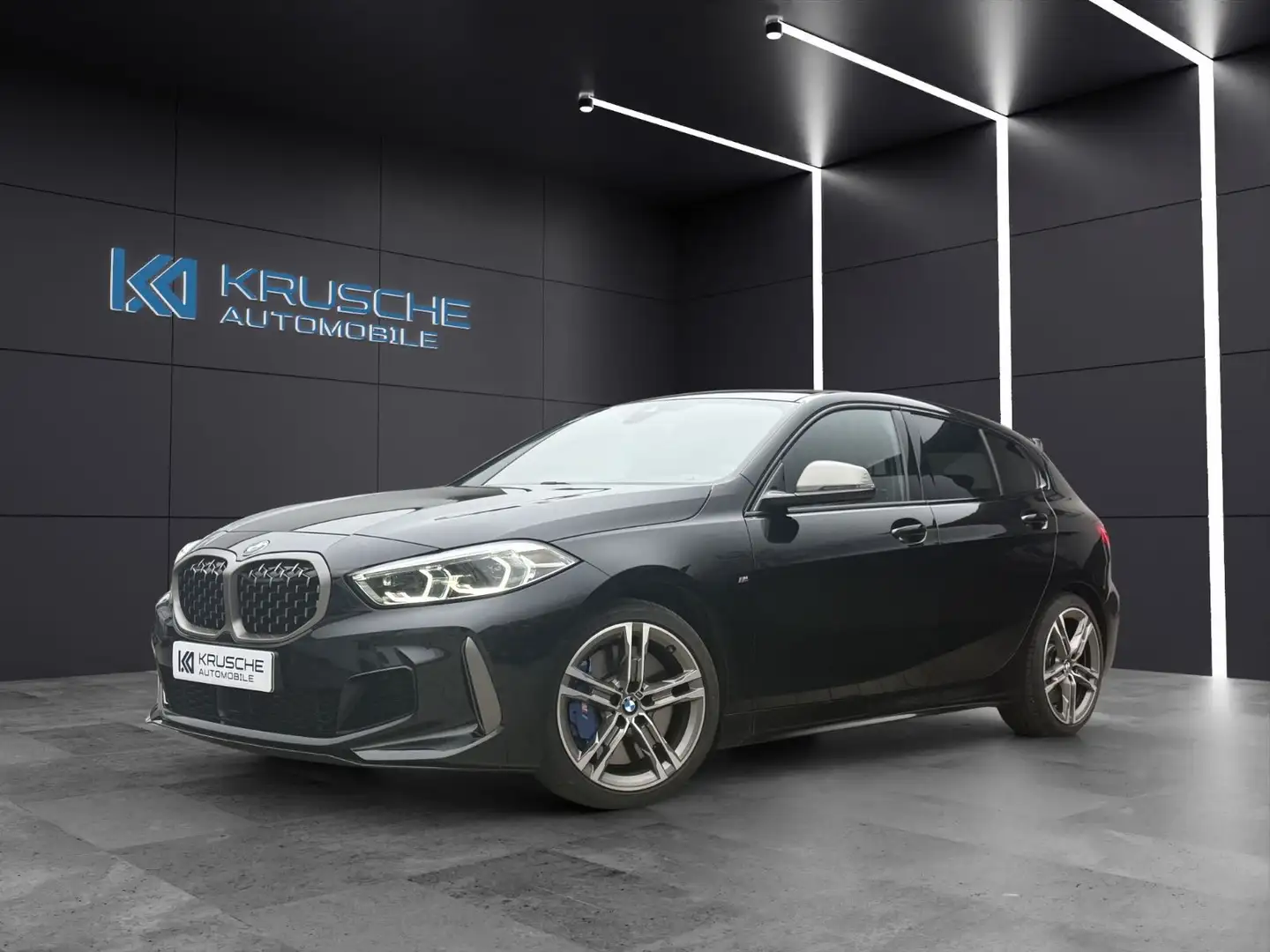 BMW 135 i xDrive *SHZ*Keyless*Pano*RFK*Dt.At.*ACC* Noir - 1