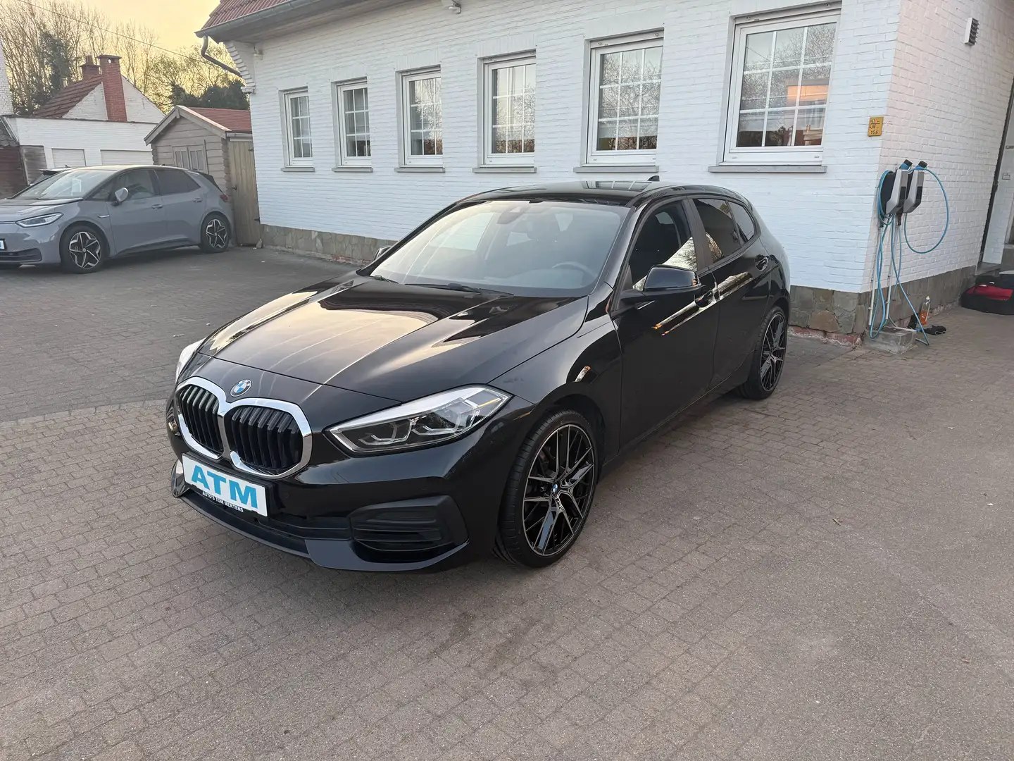 BMW 118 118iA OPF Sport/Navi/pdc V&A/5 deurs/Airco/sp. st. Zwart - 2