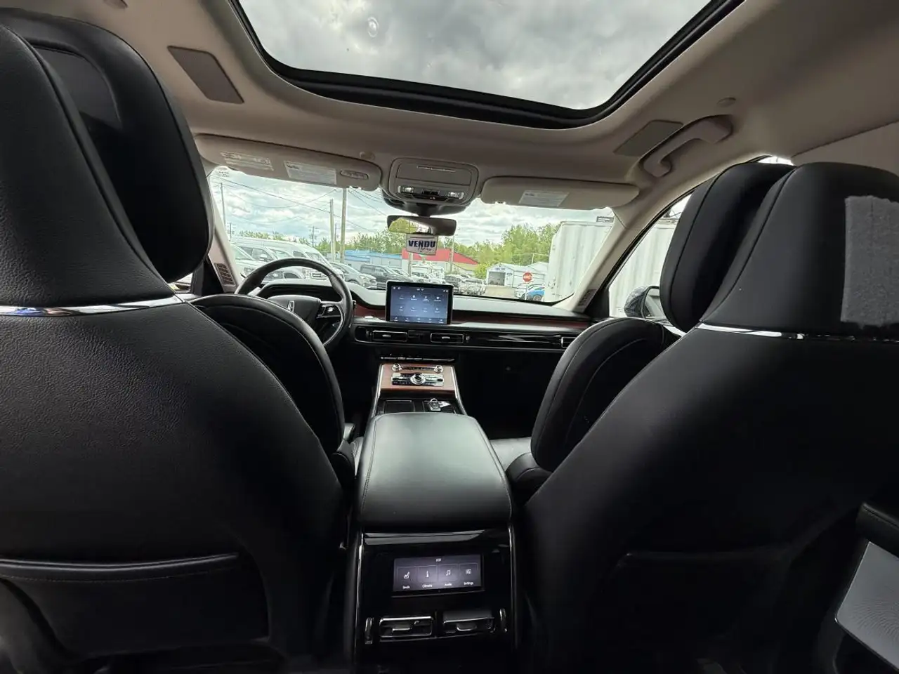 Lincoln Aviator снимка Lincoln Aviator