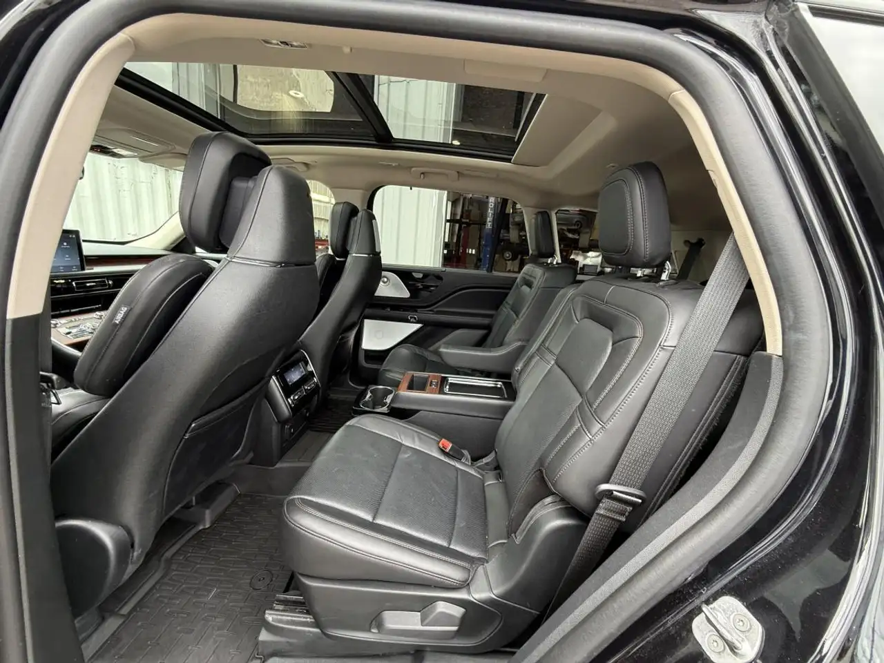 Lincoln Aviator снимка Lincoln Aviator
