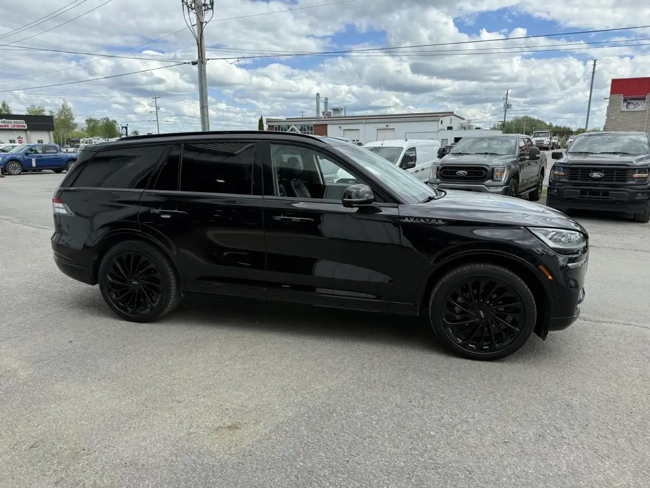 Lincoln Aviator снимка Lincoln Aviator
