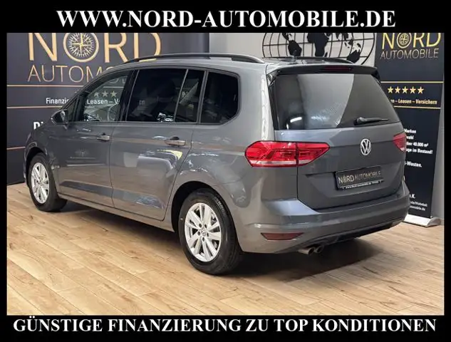 Volkswagen Touran view 10
