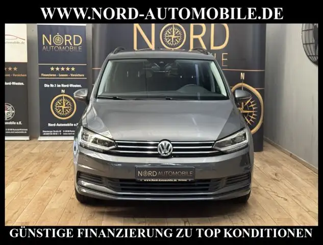 Volkswagen Touran view 5