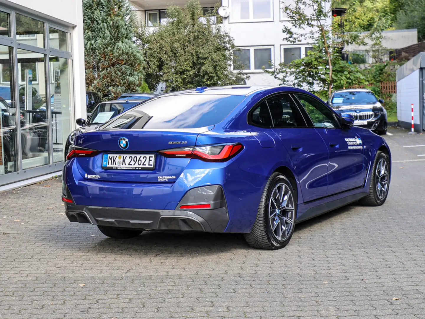 BMW i4 Gran Coupe 35 eDrive M-Sport AHK LED ACC Blau - 2