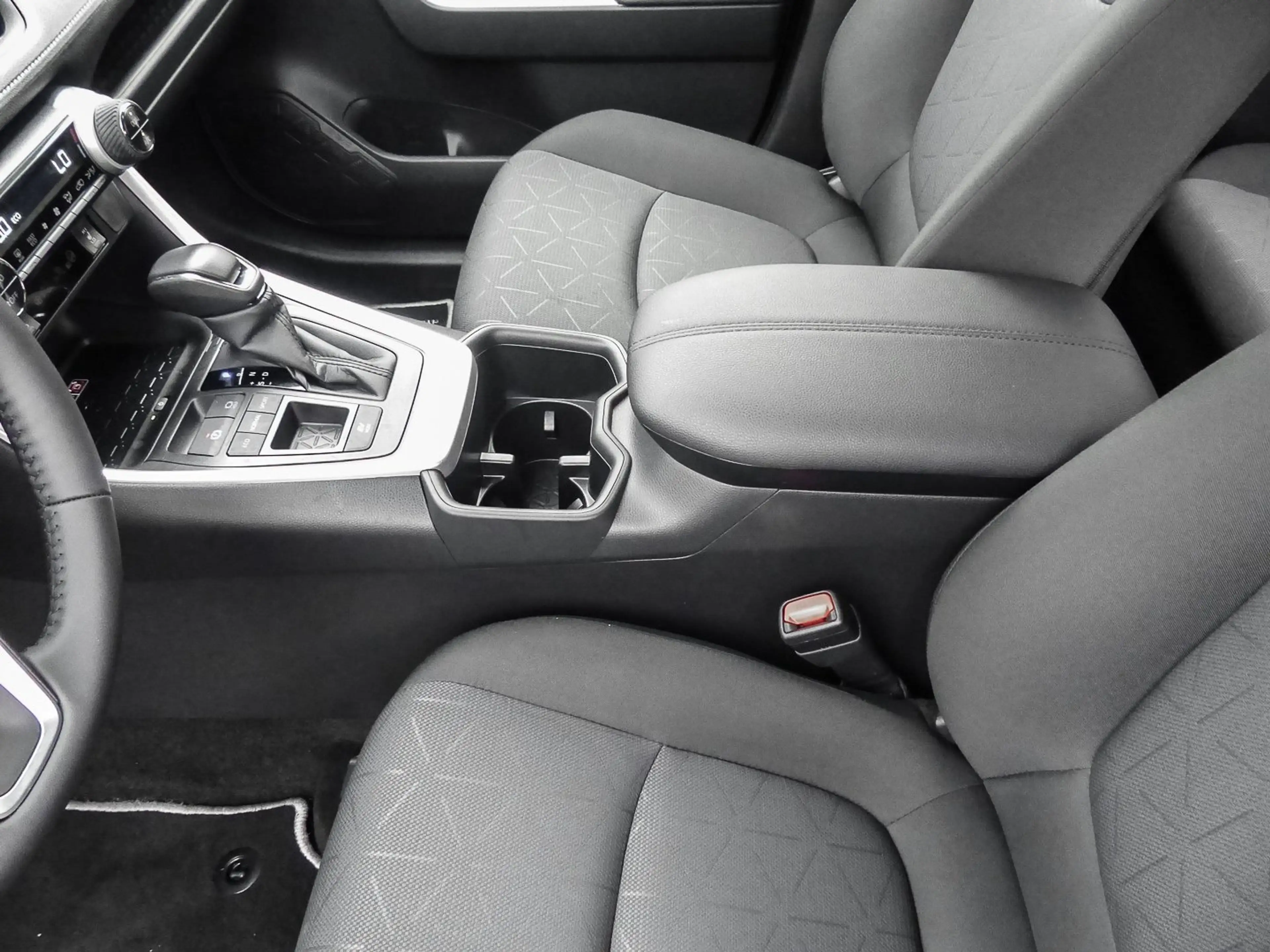 Toyota RAV 4 RAV4 - 2.5 l Hybrid 4x2 Navi, Kamera, el. Heckkl. — photo 13