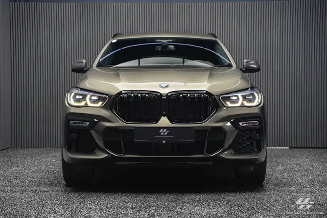 BMW X6 view 3