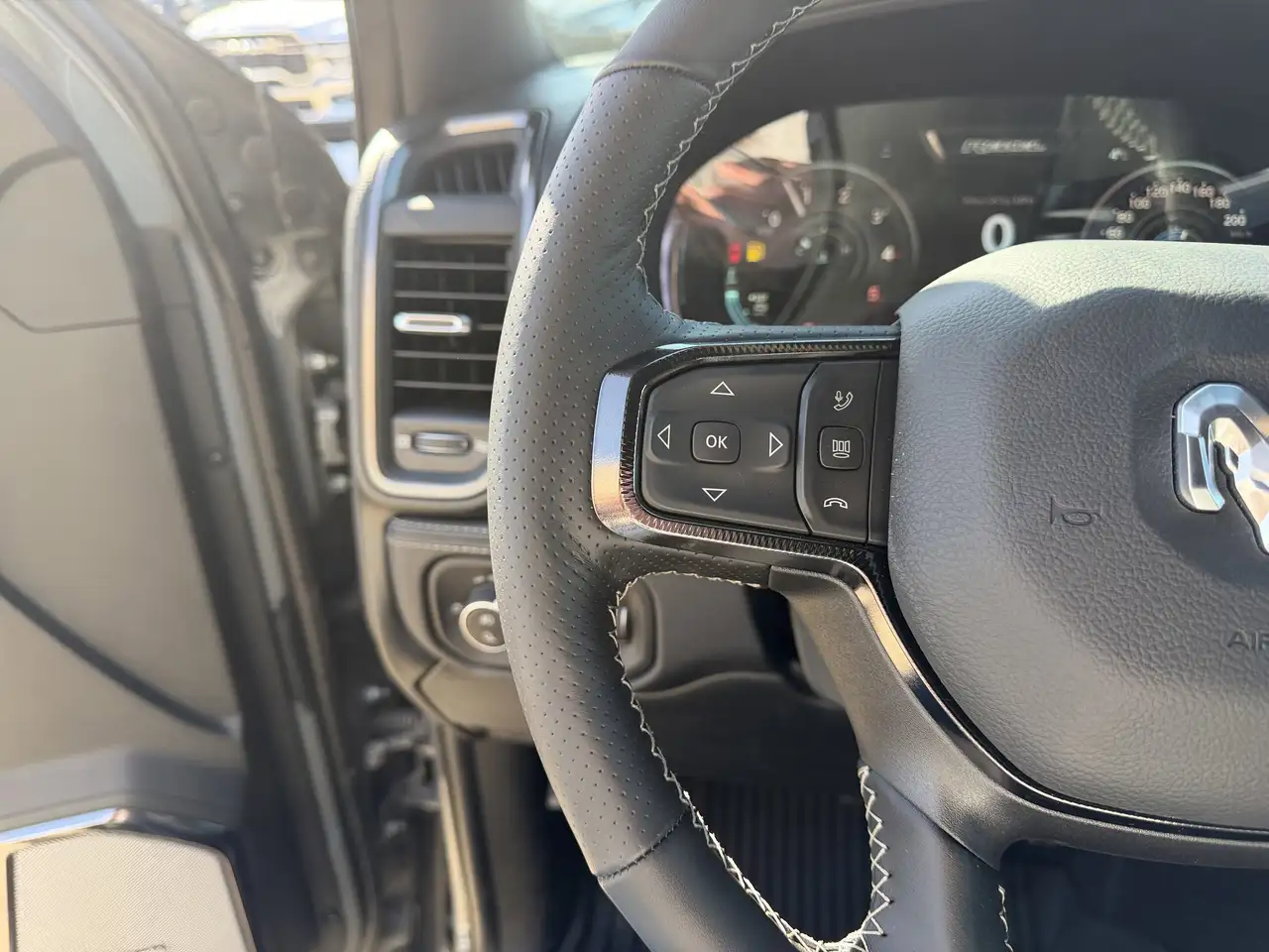 RAM 2500 снимка RAM 2500