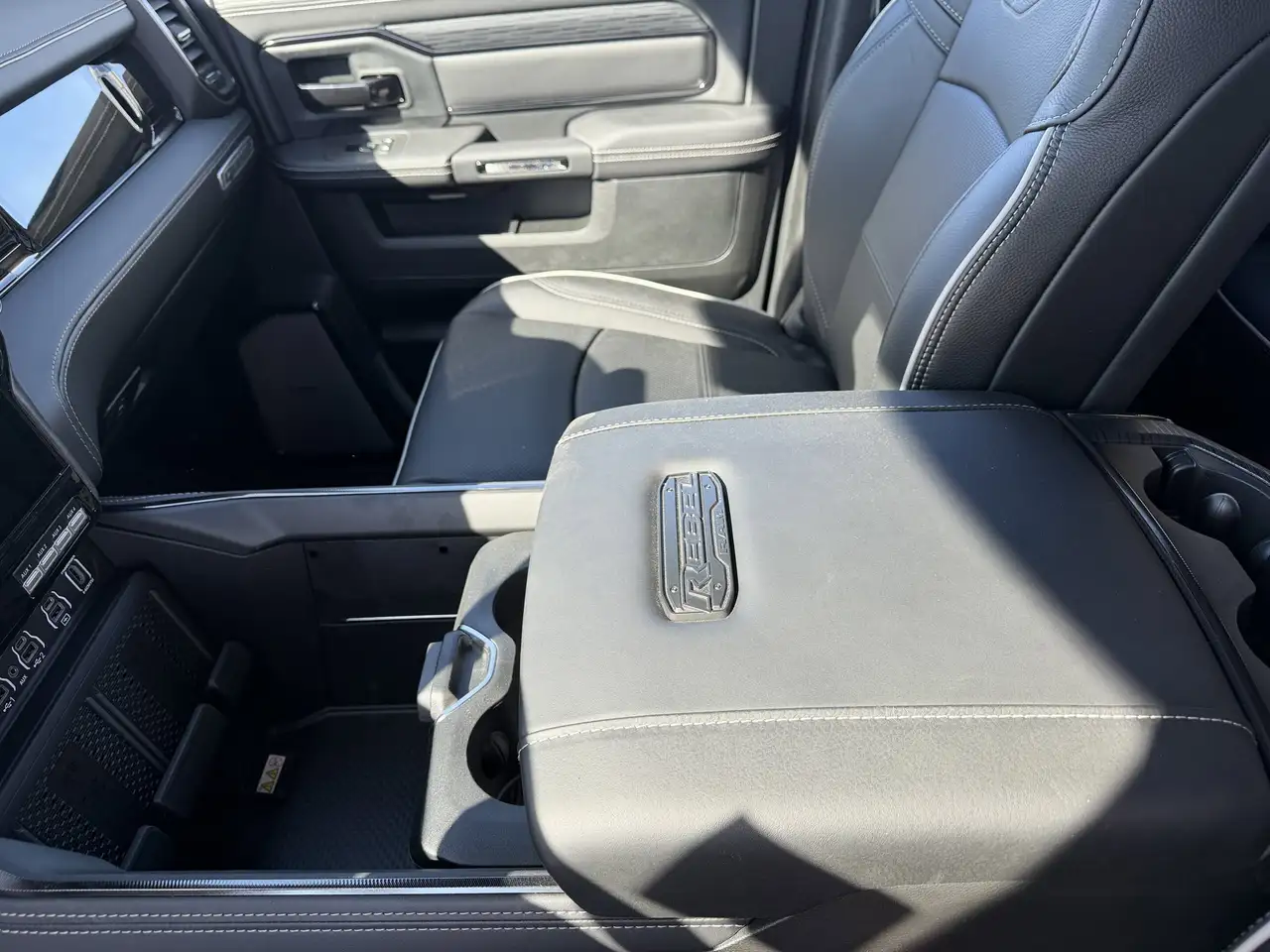 RAM 2500 снимка RAM 2500