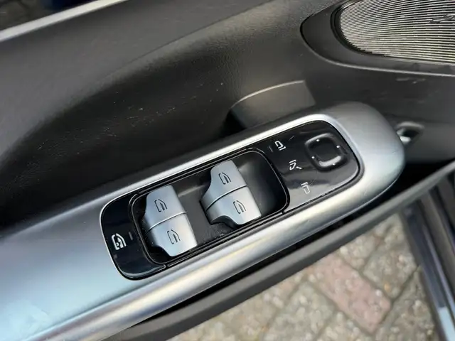 Mercedes-Benz C-Class view 14