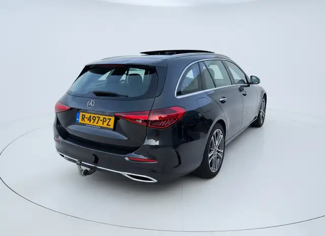 Mercedes-Benz C-Class view 5