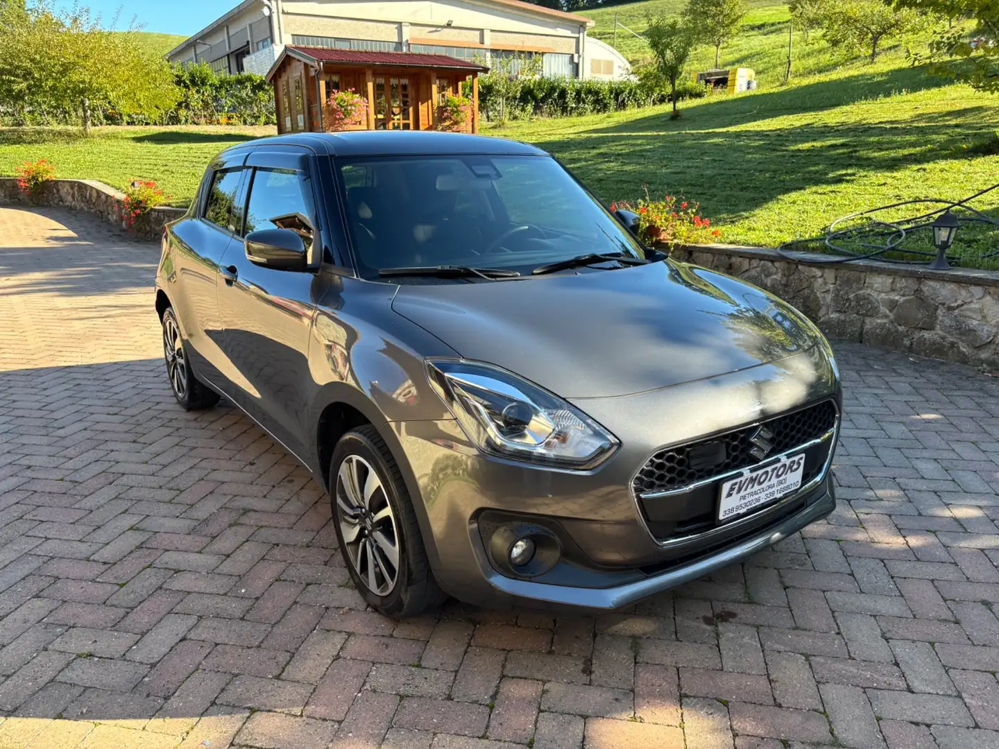 Suzuki Swift Swift 1.2 Hybrid 4WD AllGrip Top Grigio - 2