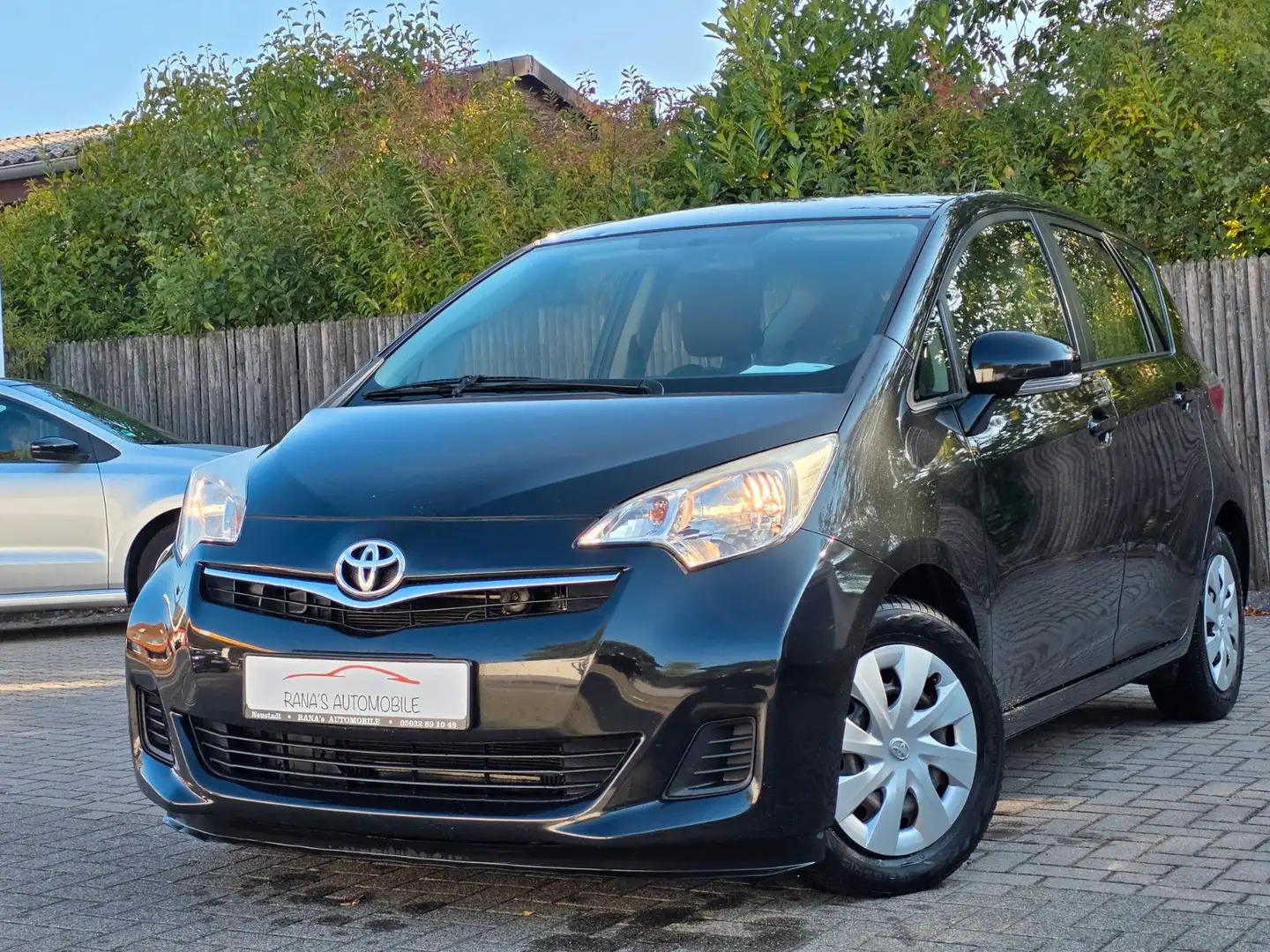 Toyota Verso-S Cool Noir - 1