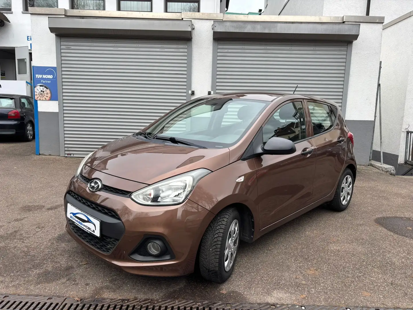 Hyundai i10 Classic Braun - 1