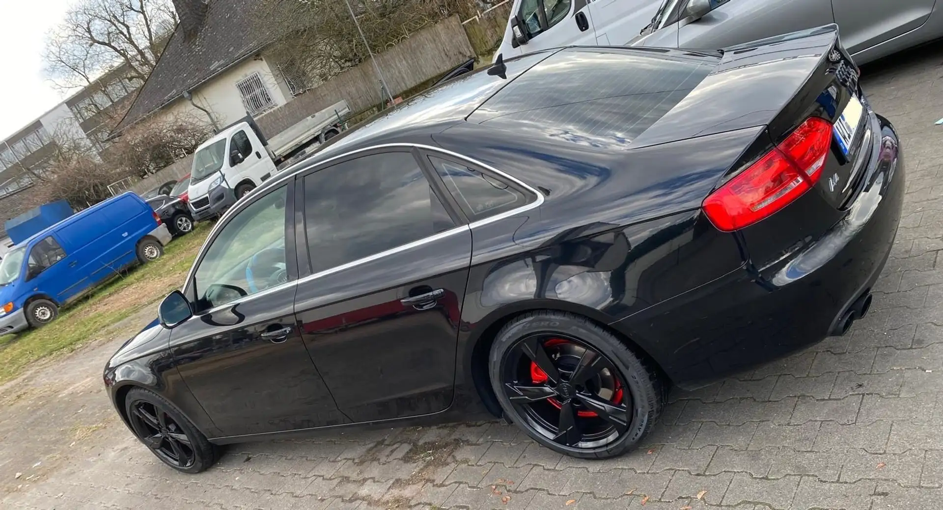 Audi A4 Automatik Schwarz - 1