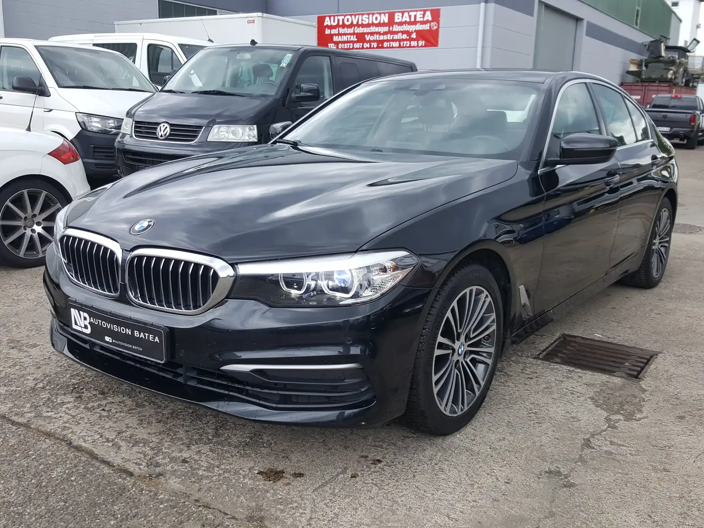 BMW 520 520d  G30 Luxury Line,LED,NAVI,LEDER,PDC,ALU,EU6c Negru - 1