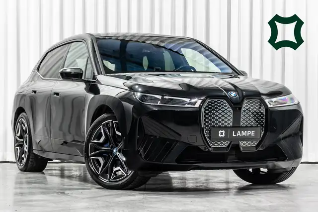 BMW iX xDrive50 Sport Pack Massage Panodak H/K Trekhaak
