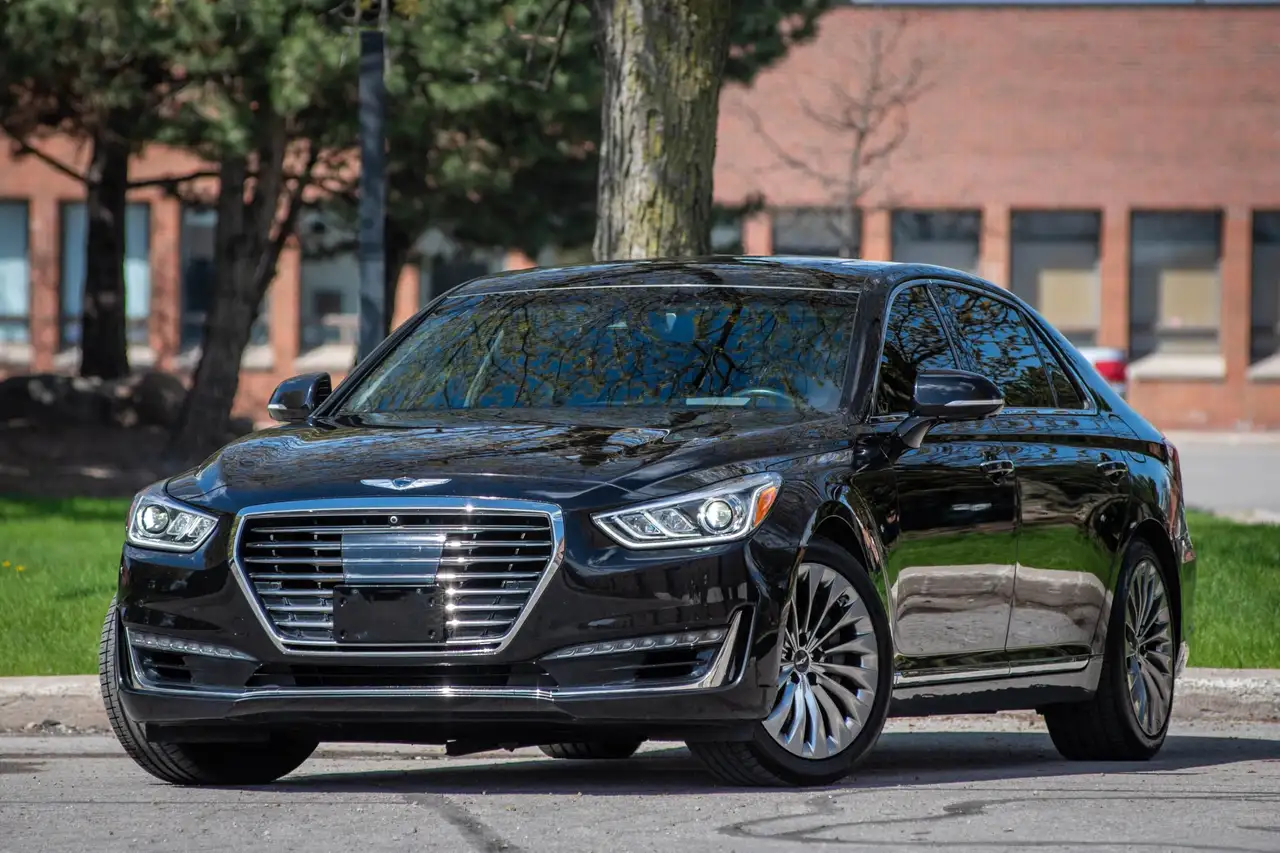 2017 Genesis G90