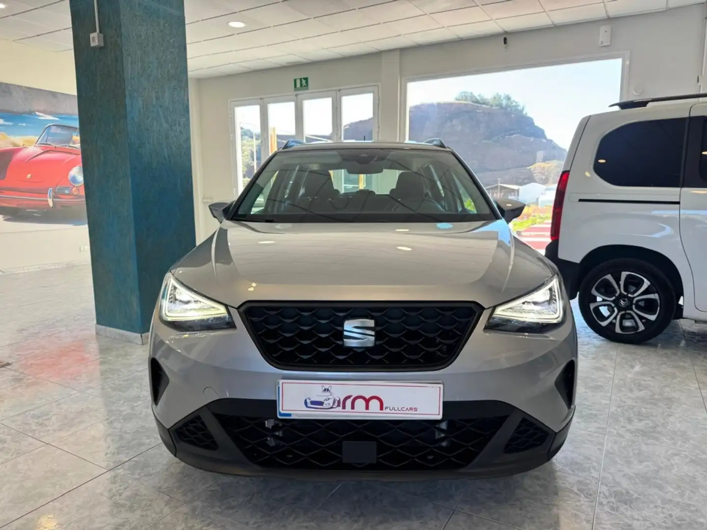 SEAT Arona 1.0 TSI S&S Style 110 Gris - 2