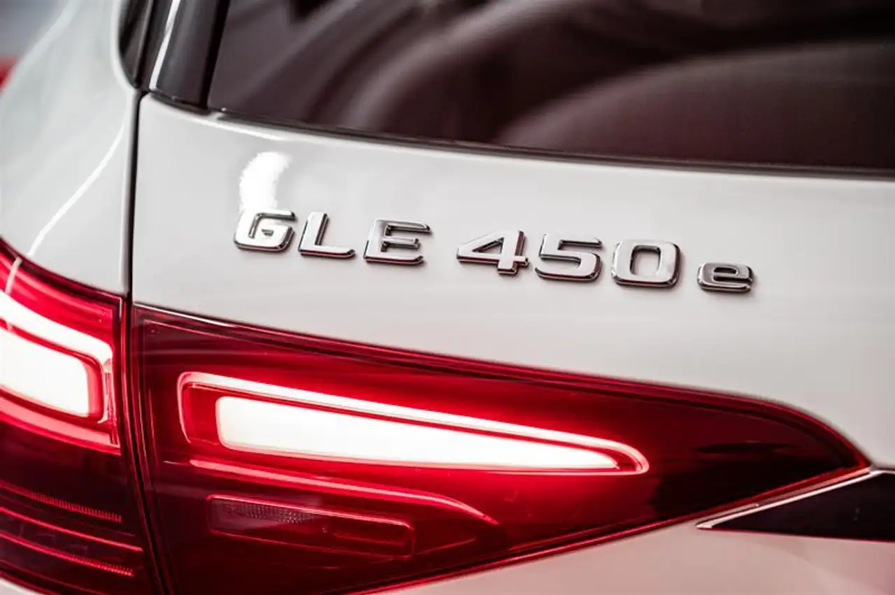 Mercedes-Benz GLE снимка Mercedes-Benz GLE