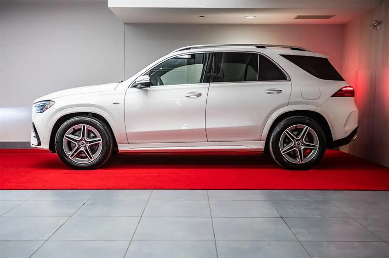 Mercedes-Benz GLE снимка Mercedes-Benz GLE