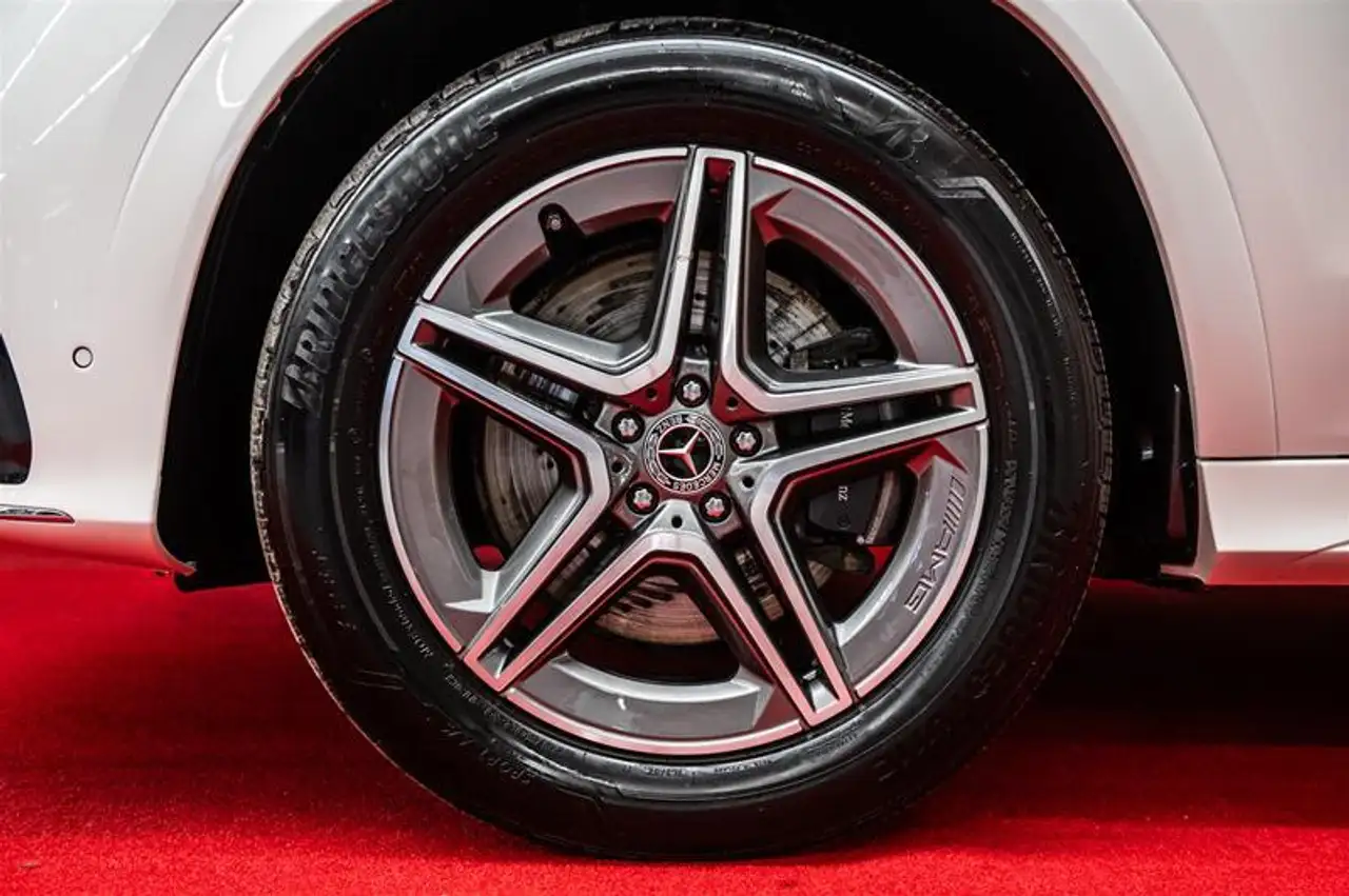 Mercedes-Benz GLE снимка Mercedes-Benz GLE