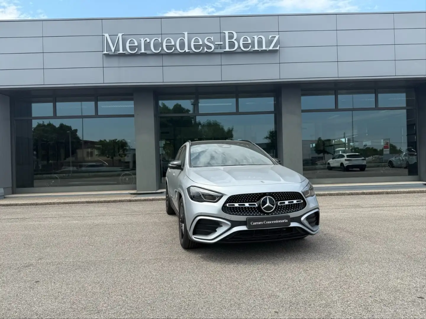 Mercedes-Benz GLA 200 d automatic Argento - 1