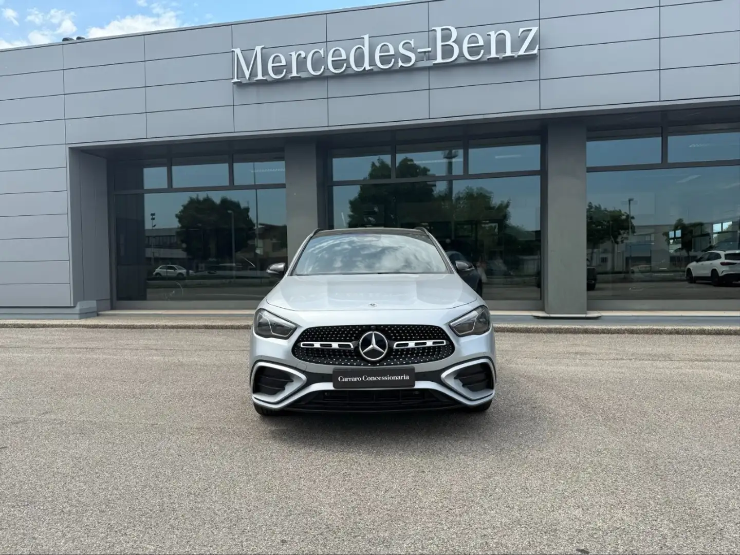 Mercedes-Benz GLA 200 d automatic Argento - 2